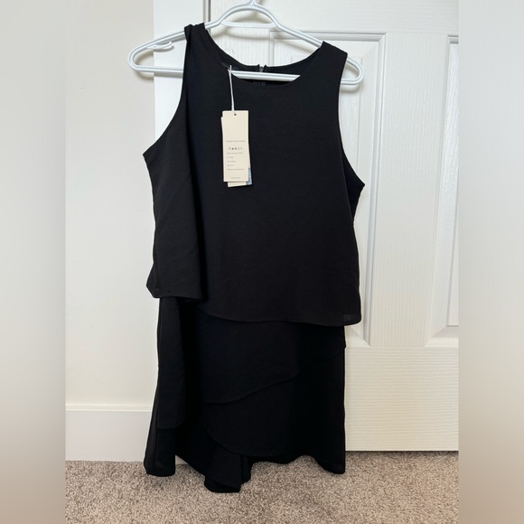 Layered dress (with shorts ) - Picture 3 of 3